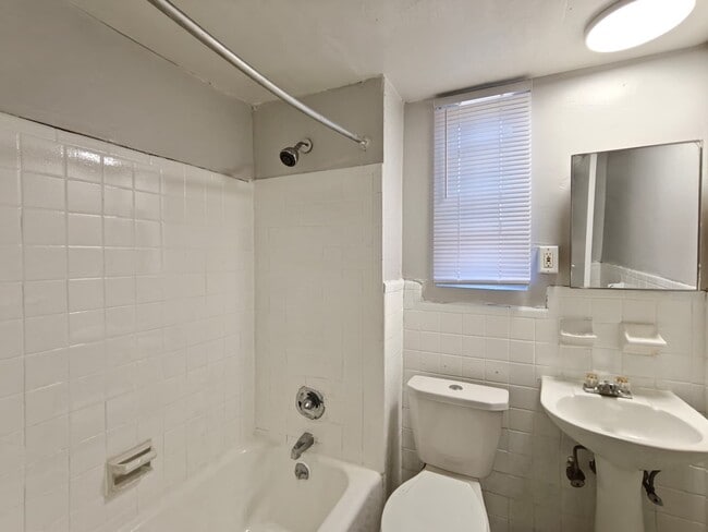 5602 Ogontz Ave Unidad D34