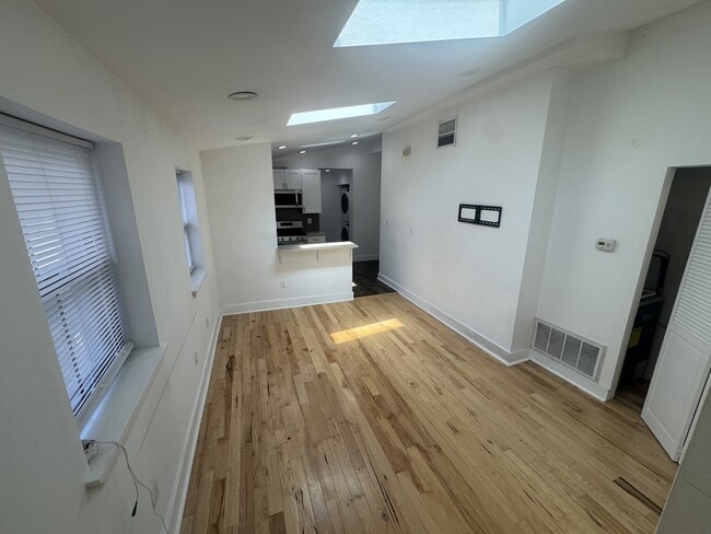 Photo - 934 New Market St Unit Apt 3