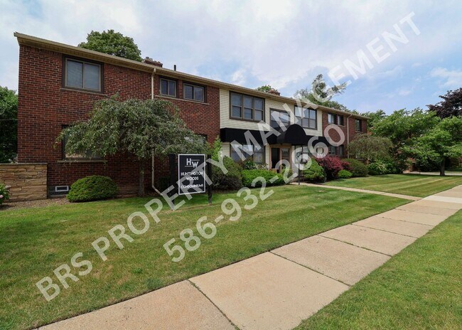 Photo - JUST REDUCED!!  – Walk to Downtown Royal Oak! Unidad 202