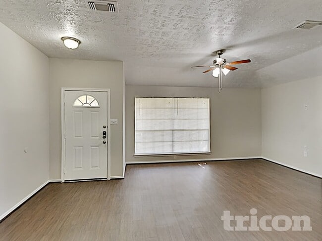 Photo - 19311 Amistad Dr