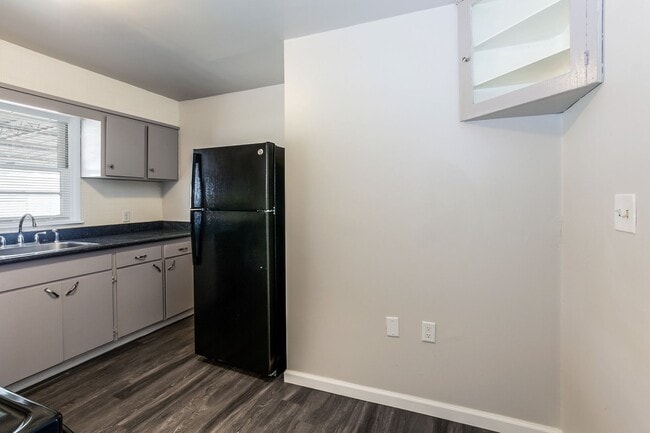 Photo - 2327 W 6th St