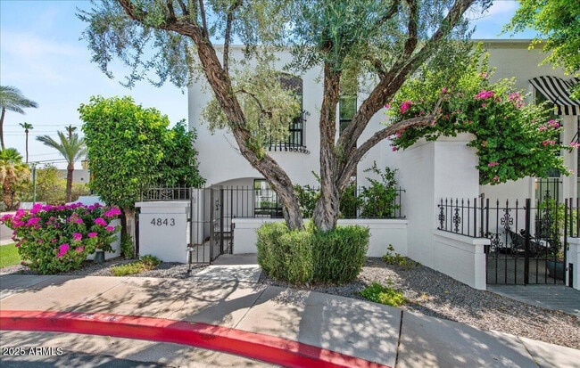 Building Photo - 4843 N 72nd Way