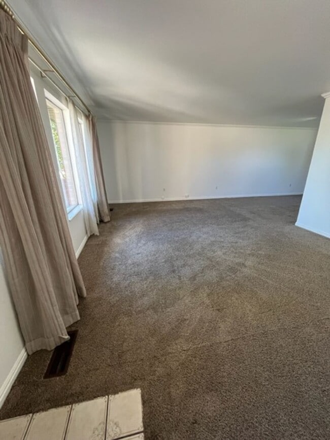 Photo - 3 Bedroom, 2.5 Bathroom Home