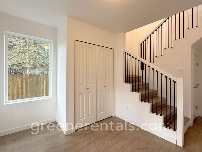 Photo - 1944 Olympia Ave NE