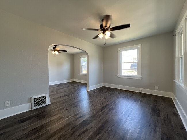 Photo - 1227 Elm St