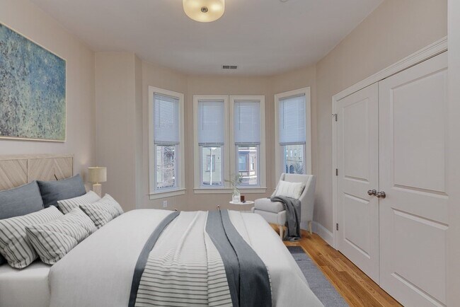 Photo - 358 Meridian St Unit 2