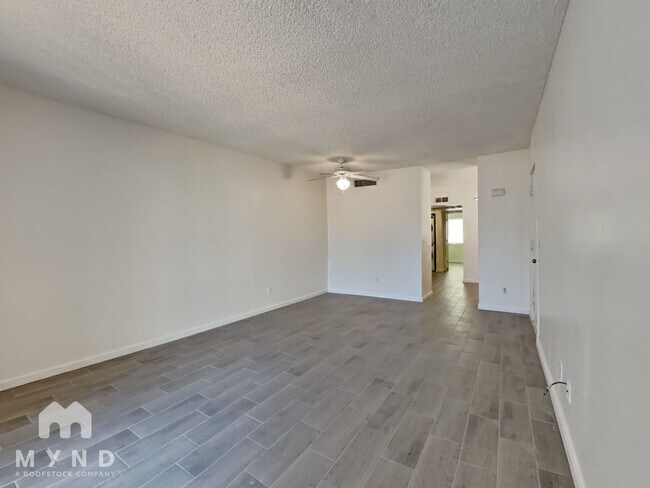 Photo - 2828 E Tierra Buena Ln Unit 201