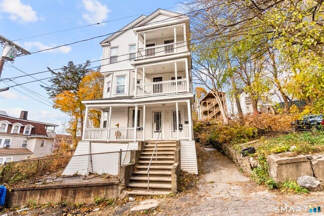 Building Photo - 33 Albert Pl Unit 2