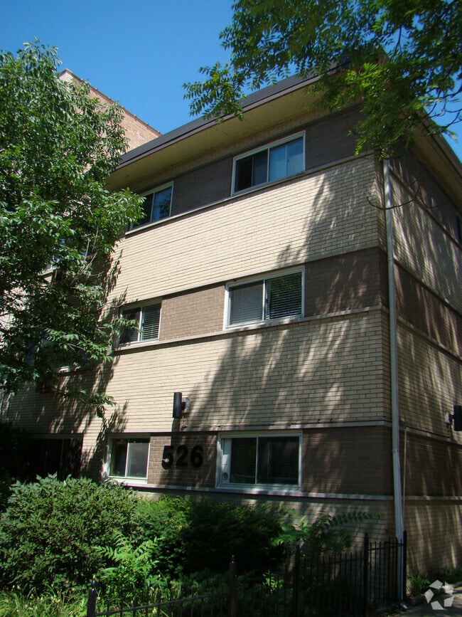 Building Photo - 526 W Roscoe St Unit 1G Rental