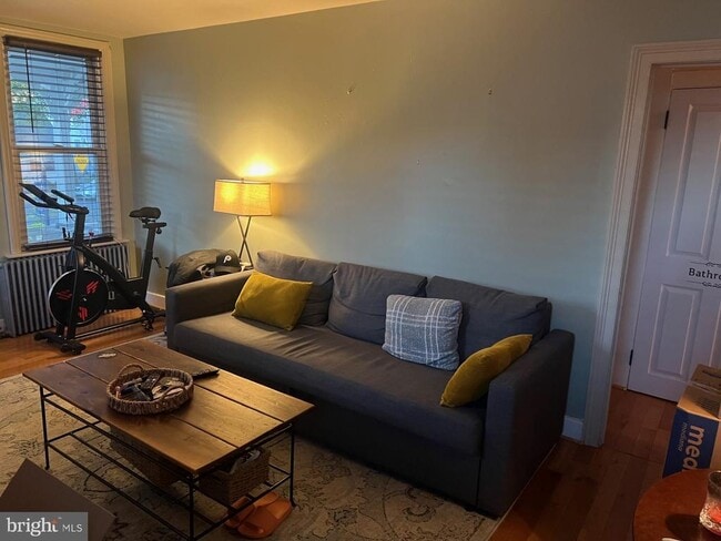Photo - 37 N Clinton St