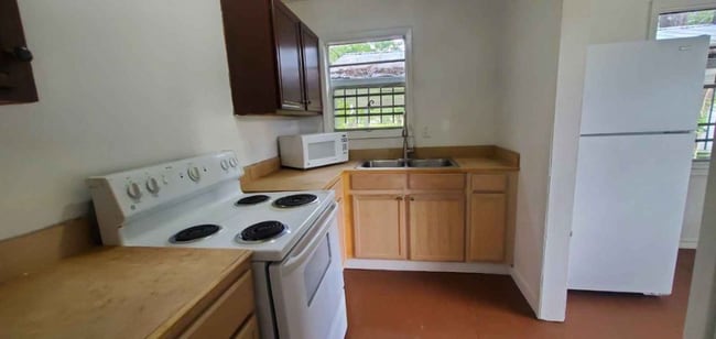 Photo - 2270 Johnson St