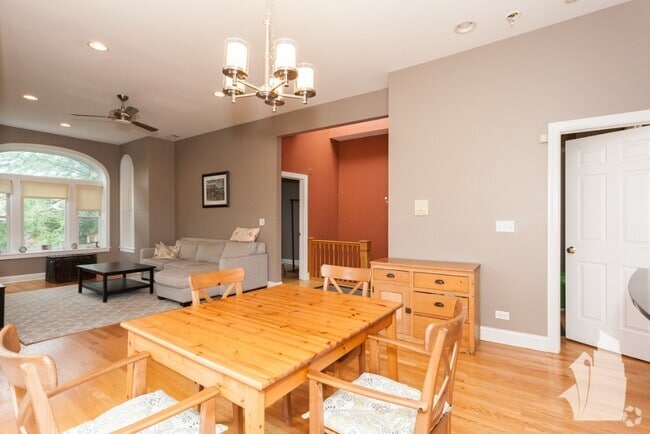 Building Photo - 2041 W Potomac Ave Unit 3 Rental