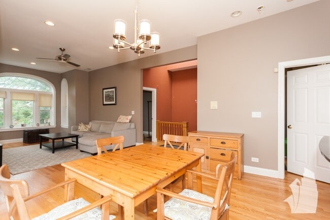 Building Photo - 2041 W Potomac Ave Unit 3 Rental