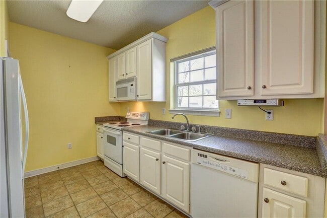 Photo - 4620 Twin Hickory Lake Dr