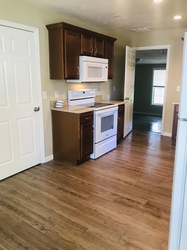 Photo - 1515 N Western Ave