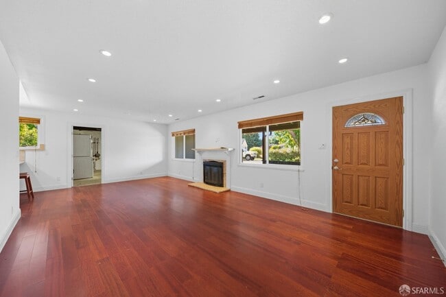 Photo - 2061 Ahneita Dr