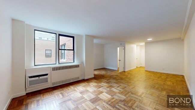 Building Photo - 435 E 79th St Unit 9O Rental