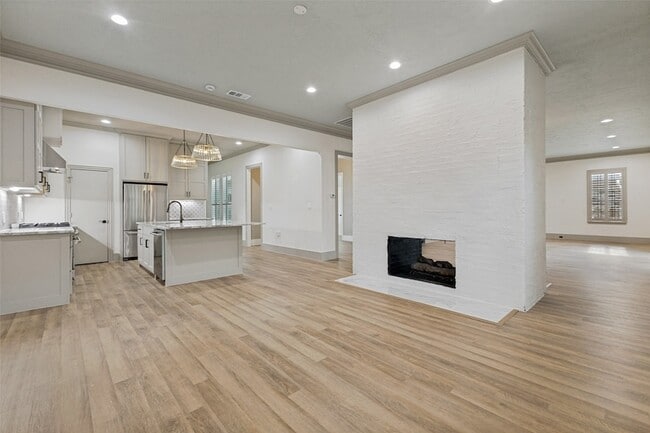 Photo - 6030 Steamboat Dr