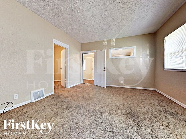 Photo - 615 Clement St