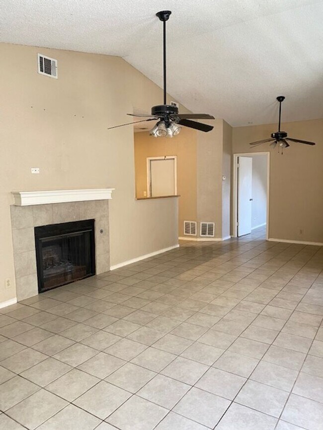 Photo - COMING SOON! Stoneridge Duplex Well-Maintained 3 Bedroom