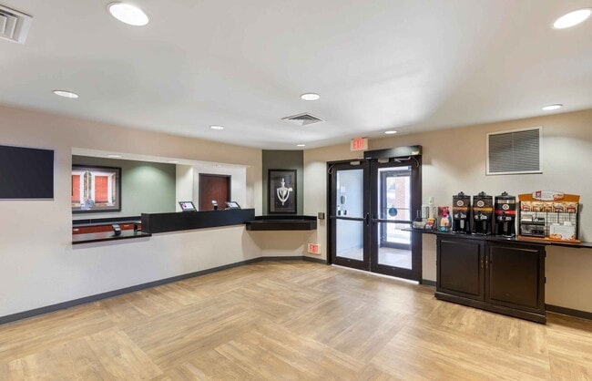 Furnished Studio-Denver - Park Meadows