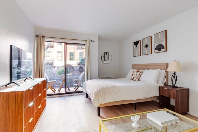 Photo - 328 W 11th St Unidad FL2-ID1050881P