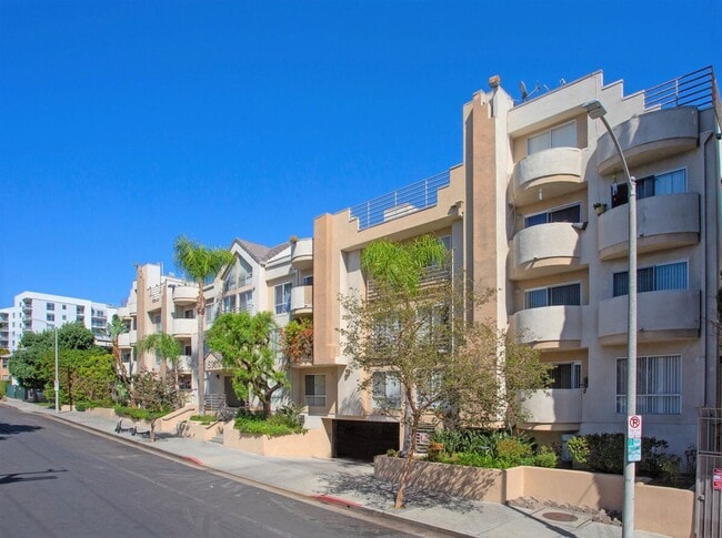 Photo - Regency Detroit Apartments