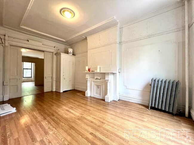 Building Photo - Charming 1+ BED in Bed Stuy Brownstone! Unit 2 Rental