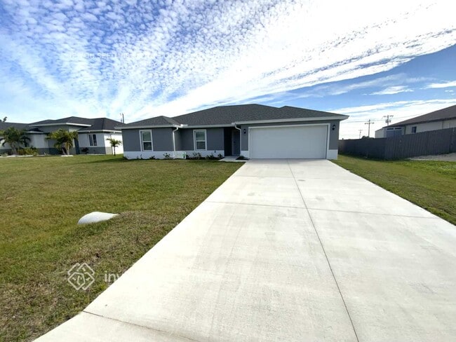 Building Photo - 833 NE 7th Pl