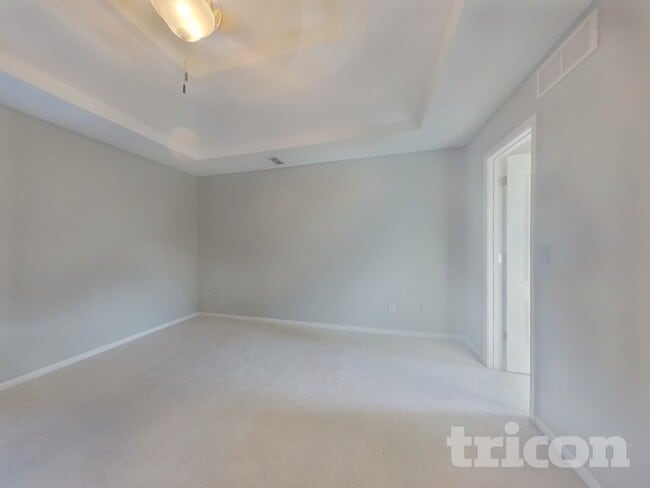 Photo - 10201 N Lewis Ave