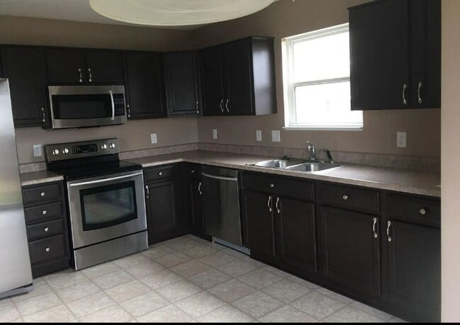 Photo - AVALON BLUFF...3 Bedroom 2 Bath