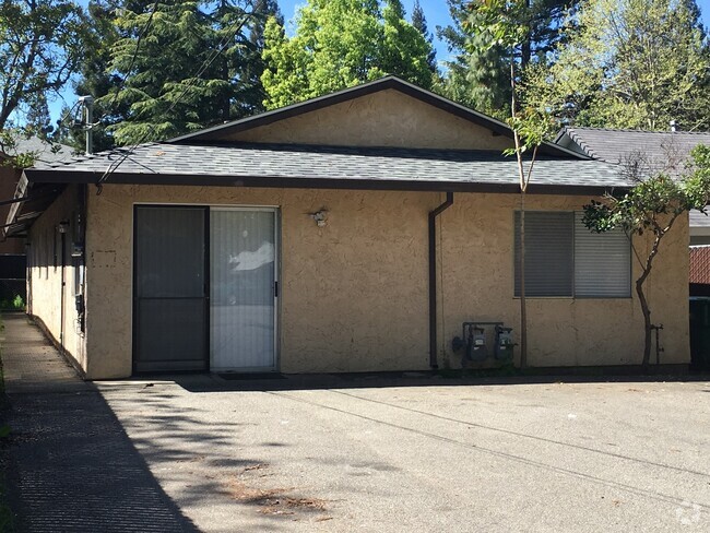 Building Photo - Within walking distance to CSUC! Rental