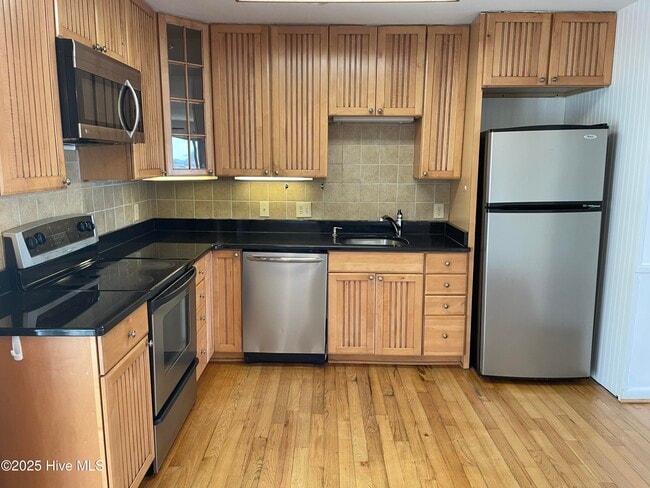 Photo - 133 SE 48th St Unit 3