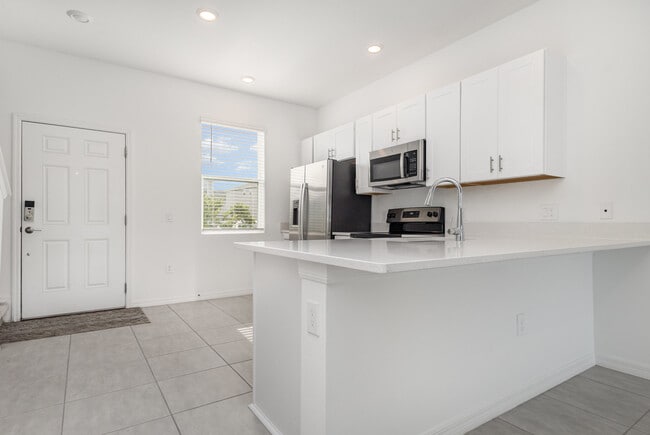 Photo - 2037 Viewfinder St