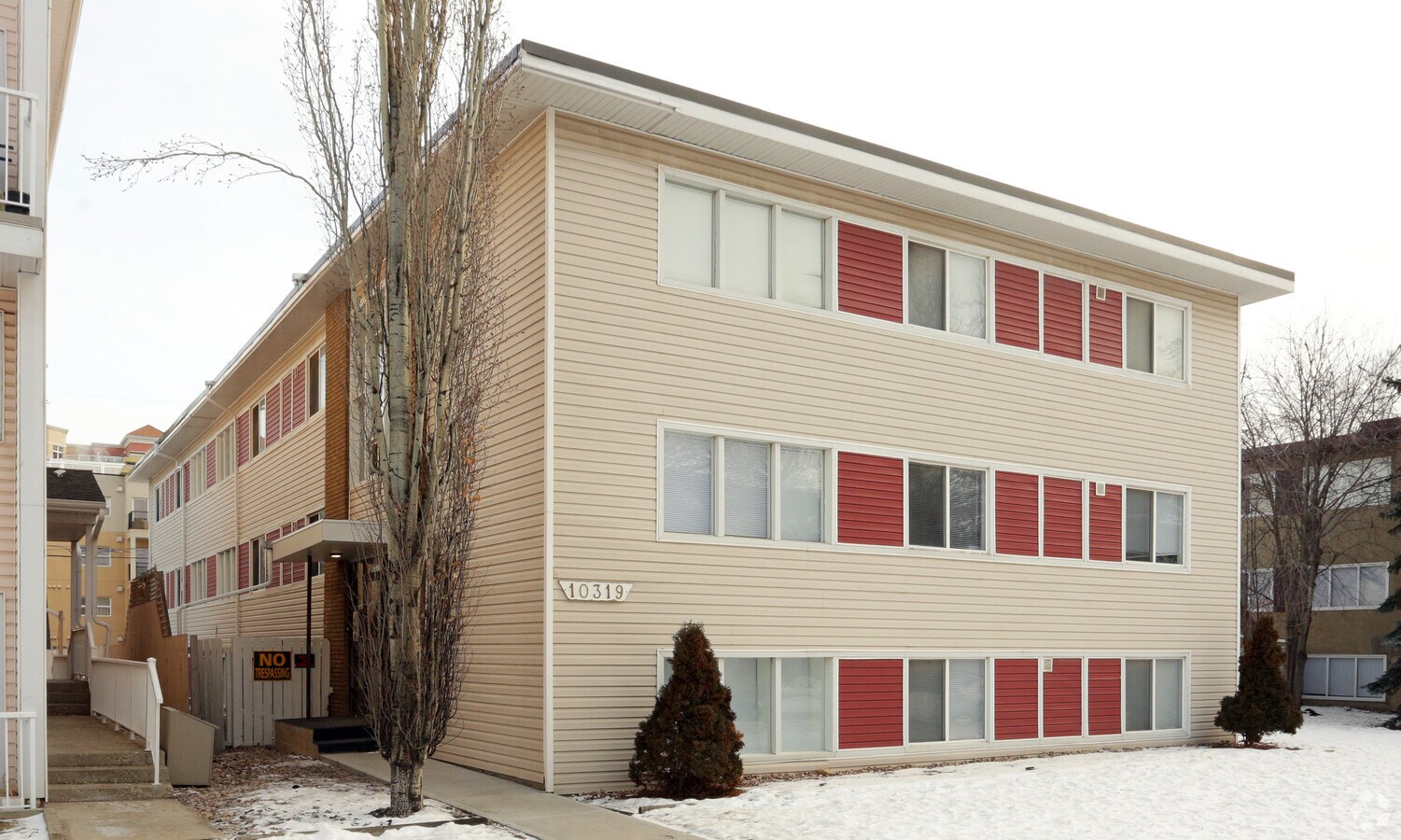 Photo - Burgundy Court