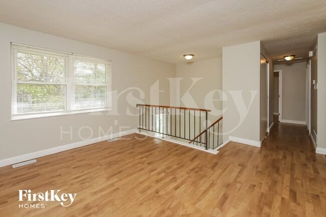 Photo - 1494 Meadowbright Ln