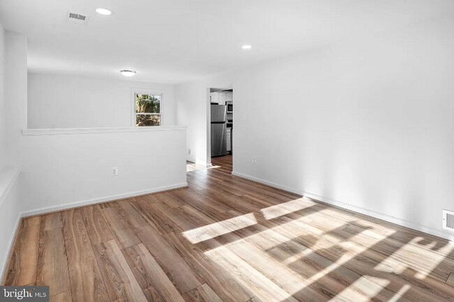 Photo - 1314 Hallock Dr