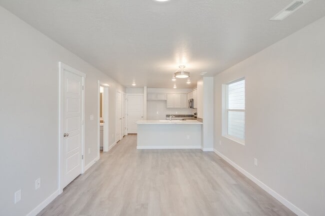 Photo - Beautiful 2 Bedroom Cottage Now Available!