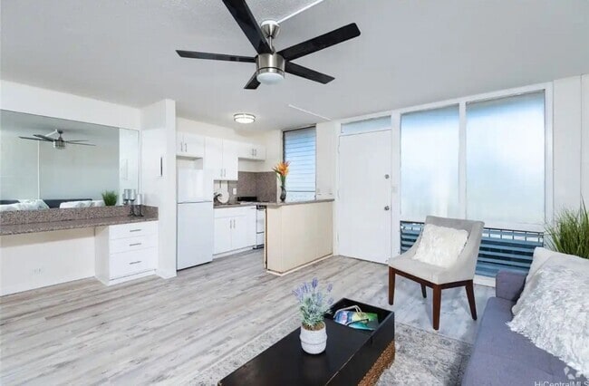 Building Photo - Updated 1/1 with Lanai and Parking spot! Unit #304 Rental