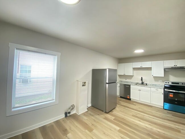 Building Photo - 59 Lafayette St Unit Apartment A
