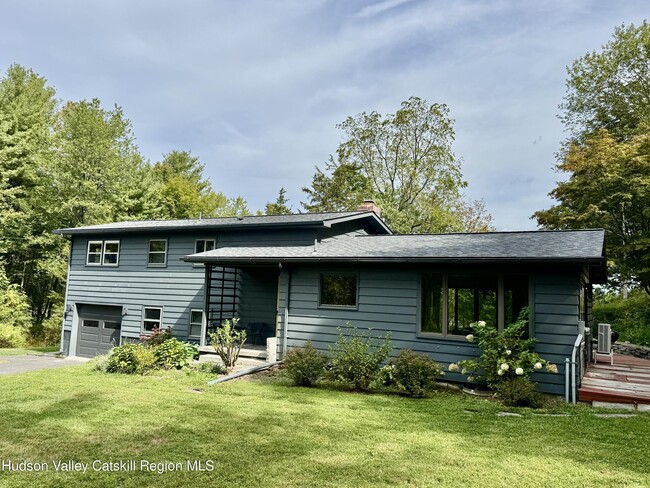 Photo - 399 Hamburg Rd