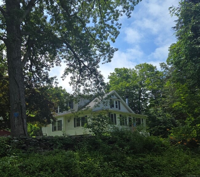 Building Photo - 275 Silver Hill Rd Rental