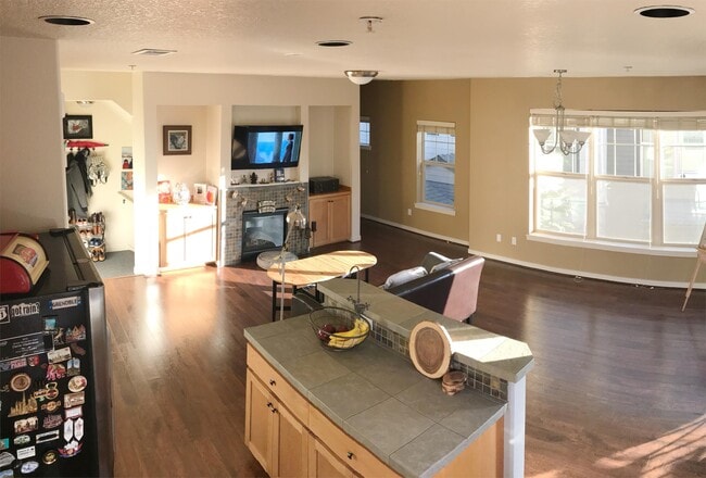 Photo - 632 NE Roydon Ln