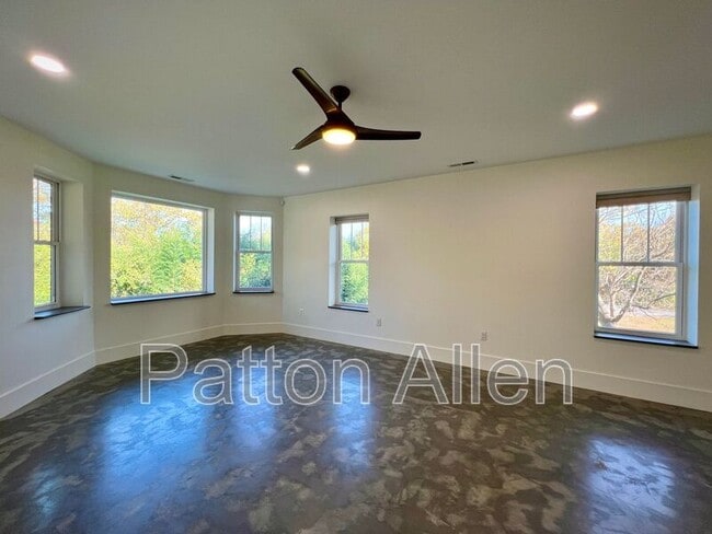 Photo - 21 Toxaway St