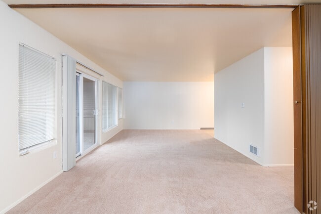 Studio, 1BA - 487-575SF