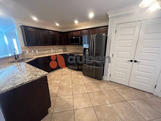 Photo - 7302 Klingler Ln