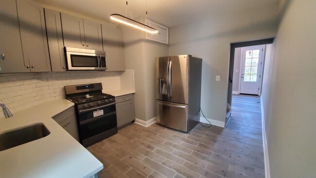 Photo - 315 W 30th St