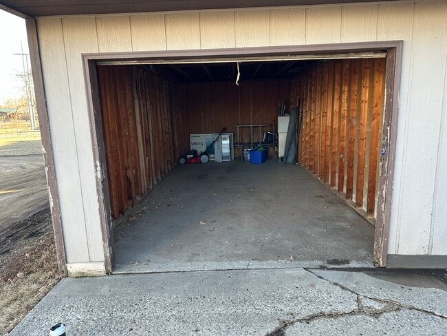 Photo - 610 14th St NE Unidad 4plex