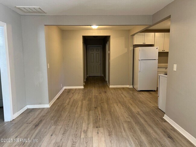 Photo - 3343 Nolan St