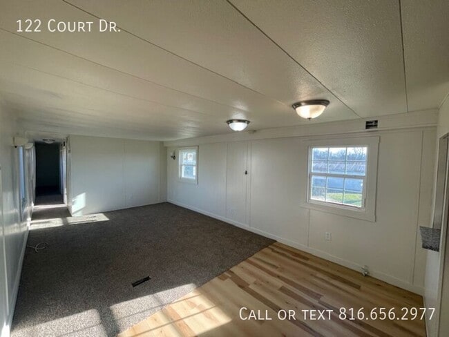 Photo - 122 Court Dr